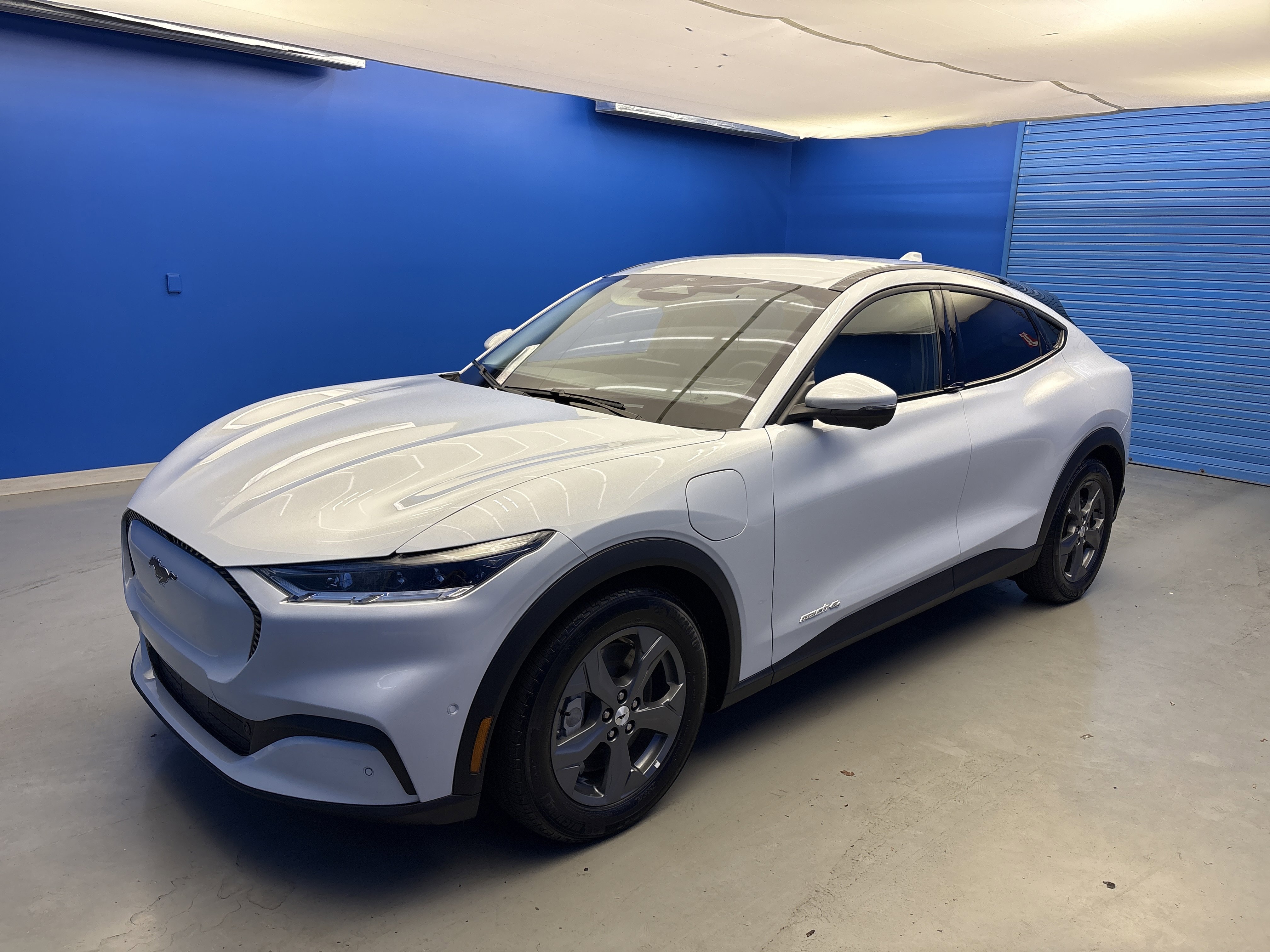 2022 Ford Mustang Mach-E Select photo 3