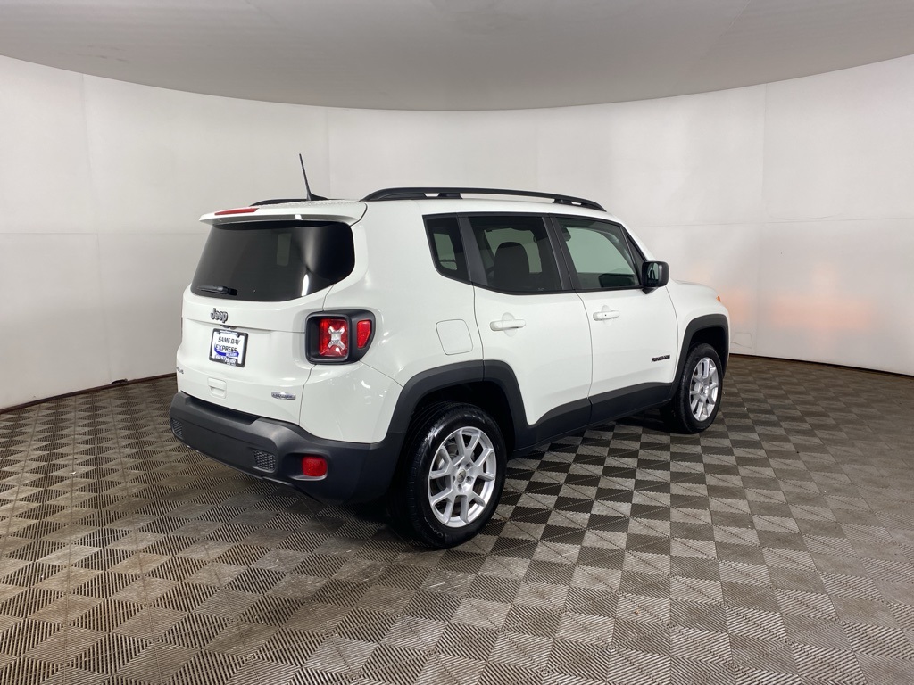 2022 Jeep Renegade Latitude photo 2