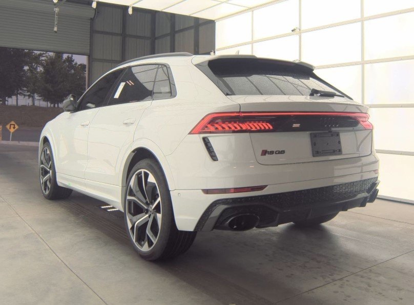 2022 Audi RS Q8 photo 5