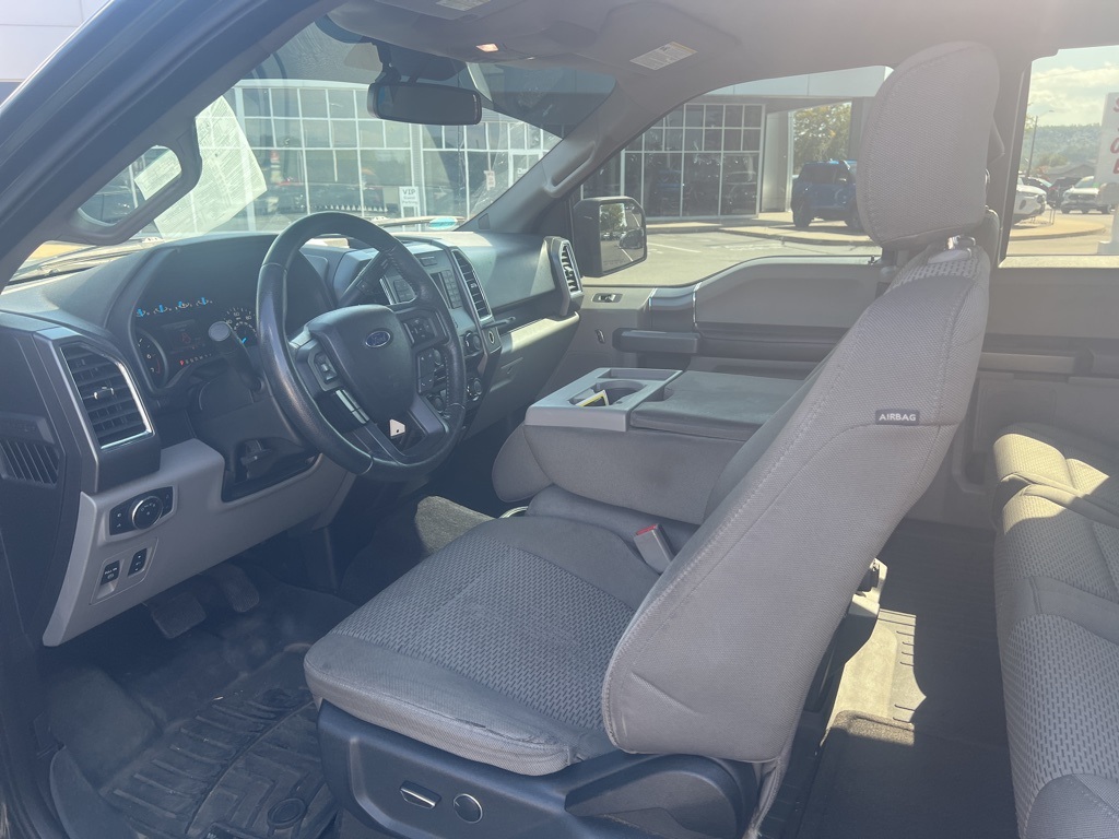 2015 Ford F-150 XLT photo 16