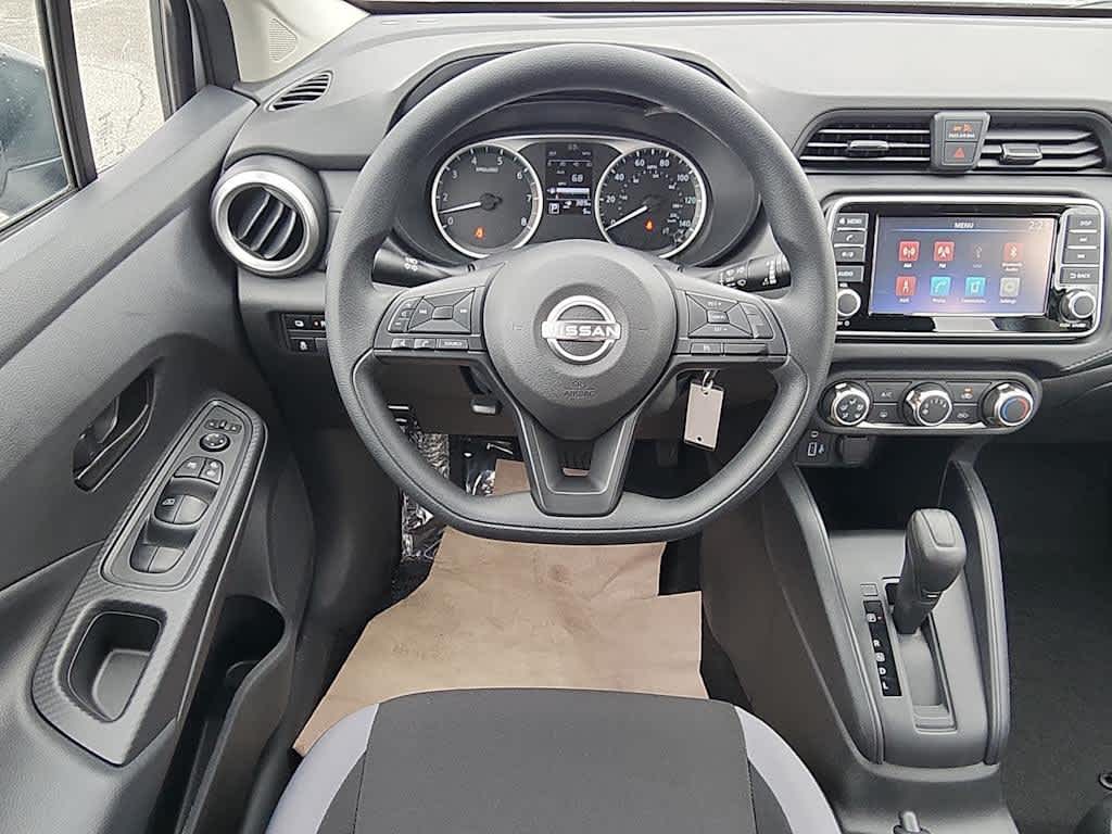 2025 Nissan Versa S photo 5