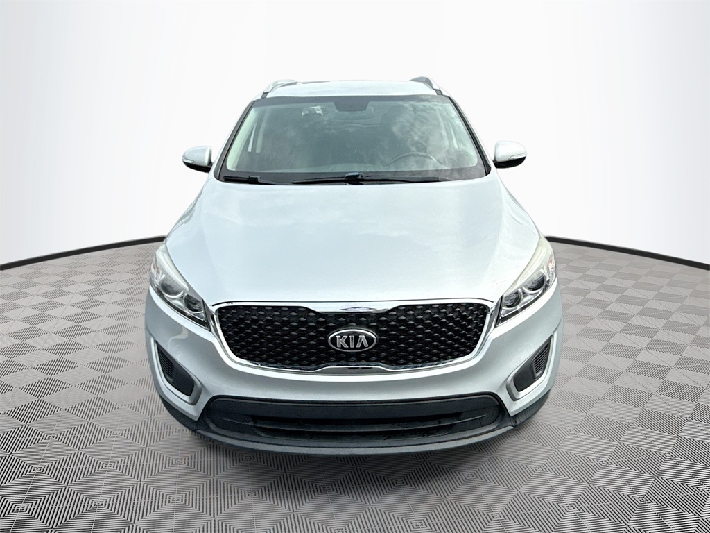 2017 Kia Sorento LX photo 2