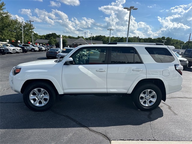 2024 Toyota 4Runner SR5 photo 6
