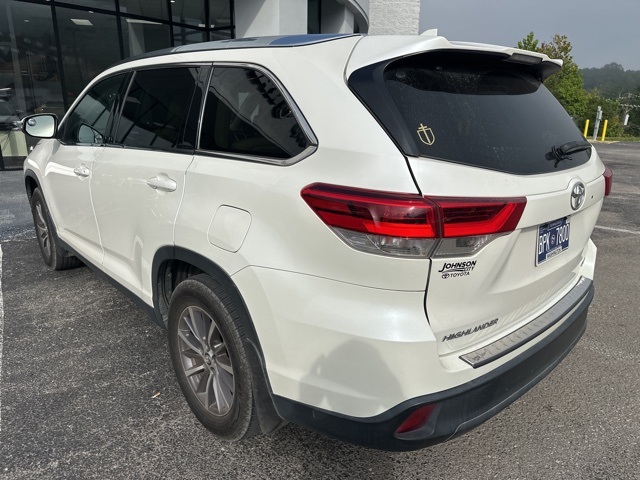 2019 Toyota Highlander XLE photo 2