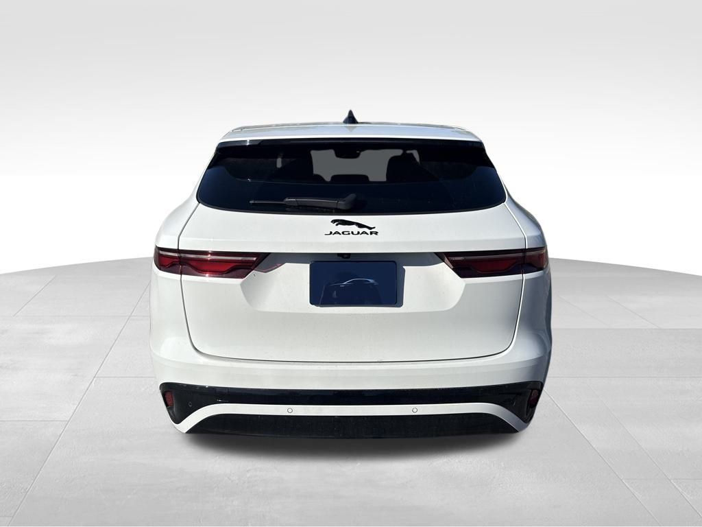 2024 Jaguar F-PACE P250 R-Dynamic S photo 8