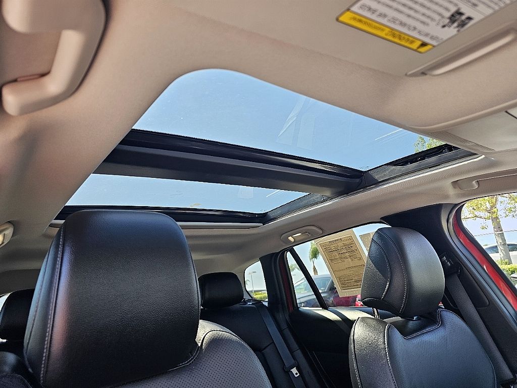 2025 Mazda CX-50 Premium photo 3
