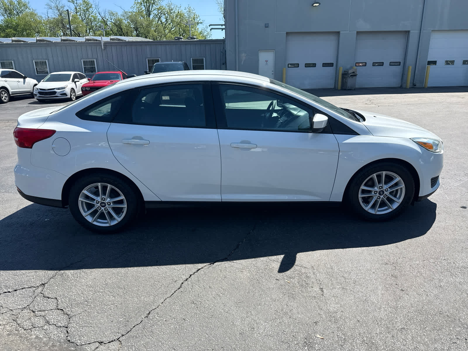 2018 Ford Focus SE photo 2