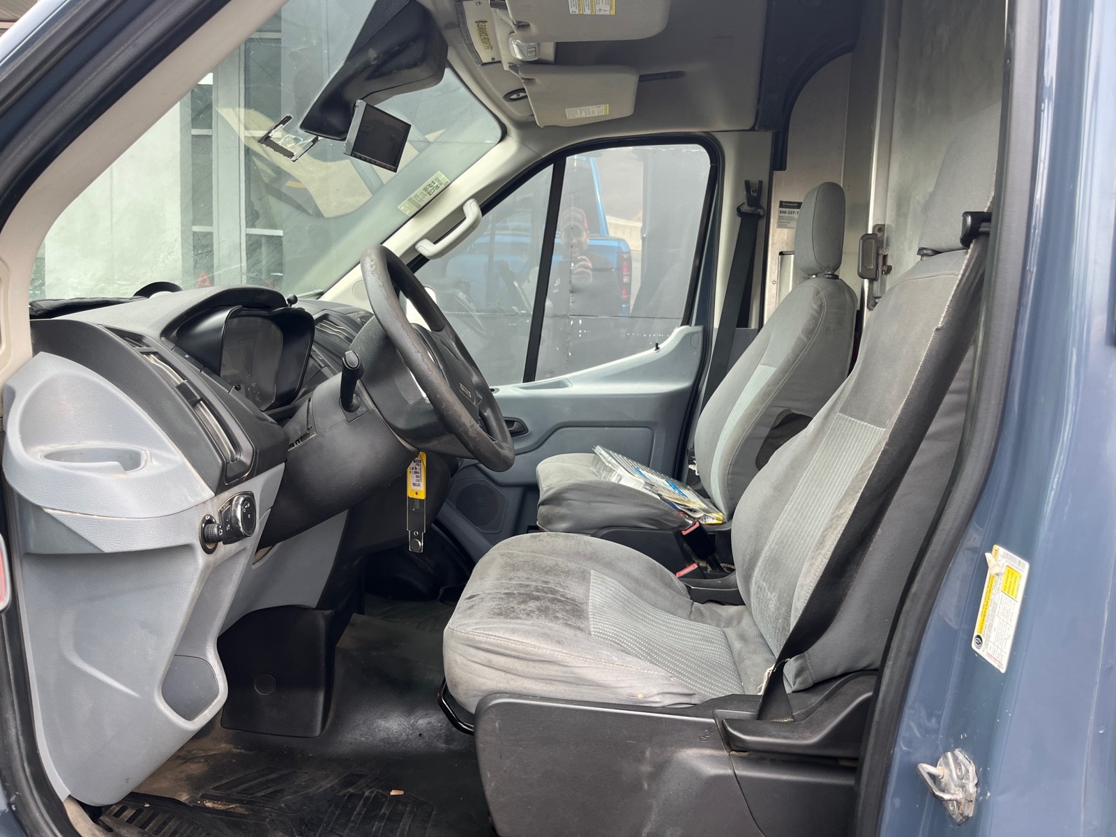 2019 Ford Transit Cargo Van photo 4