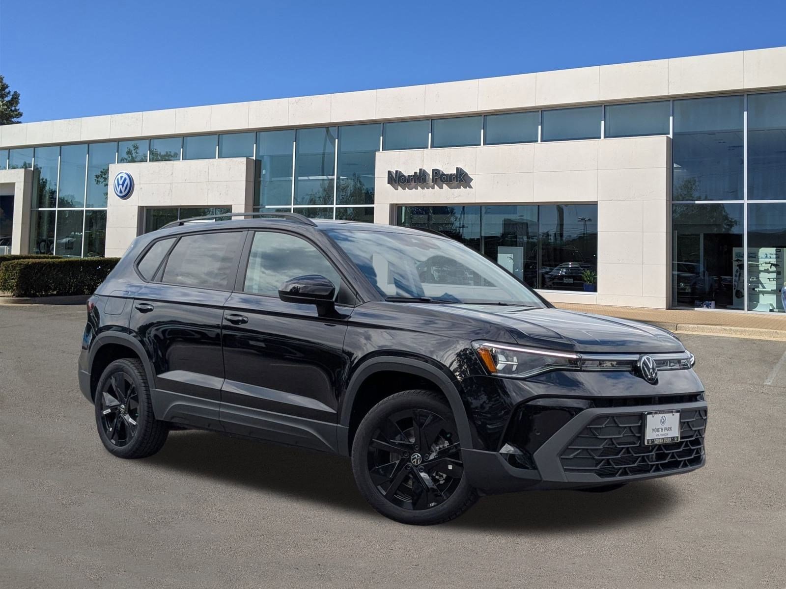 2025 Volkswagen Taos SE Black's photo