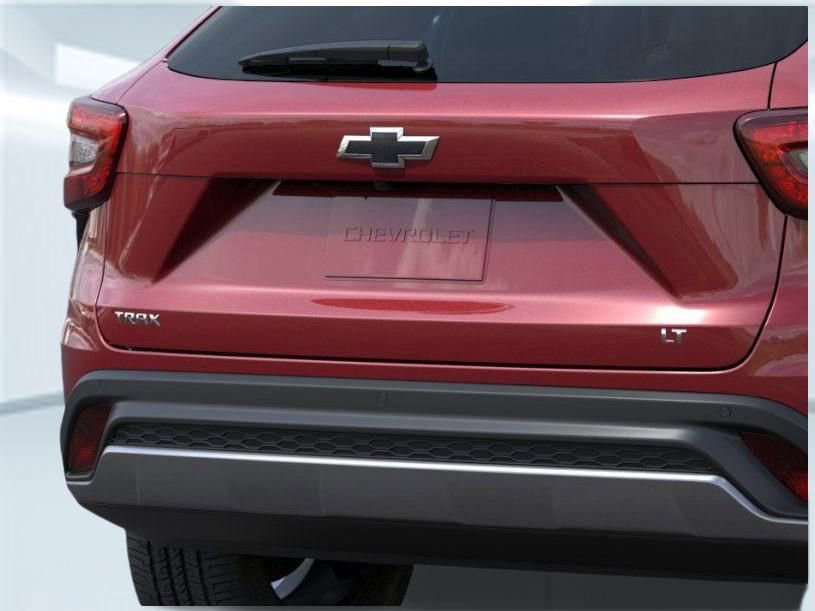 2025 Chevrolet Trax LT photo 13