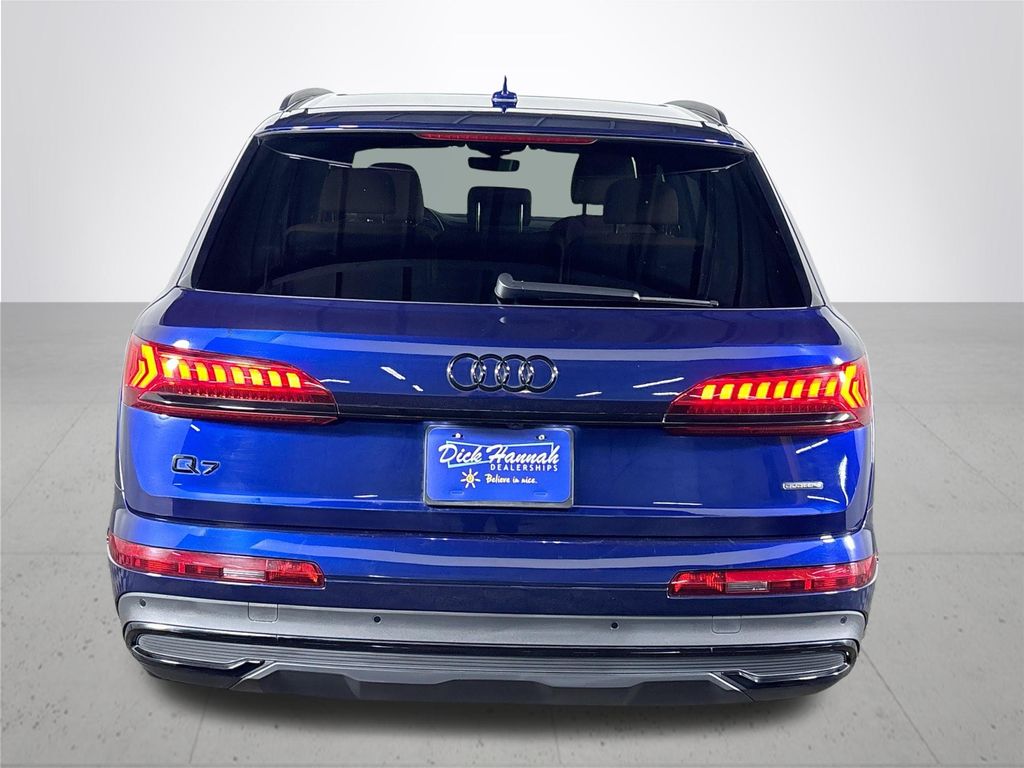 2022 Audi Q7 55 Premium Plus photo 7