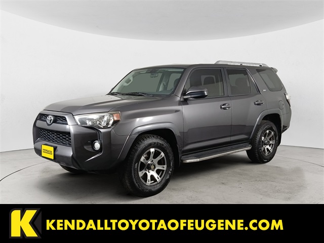 2016 Toyota 4Runner SR5's photo