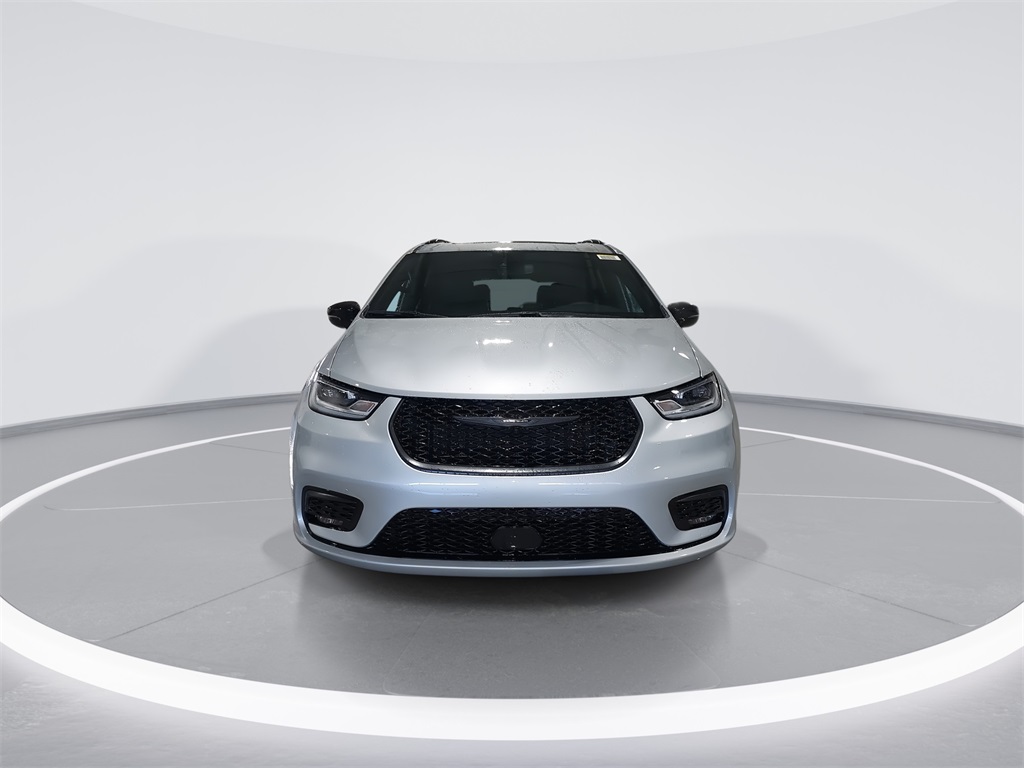 2026 Chrysler Pacifica Limited photo 3