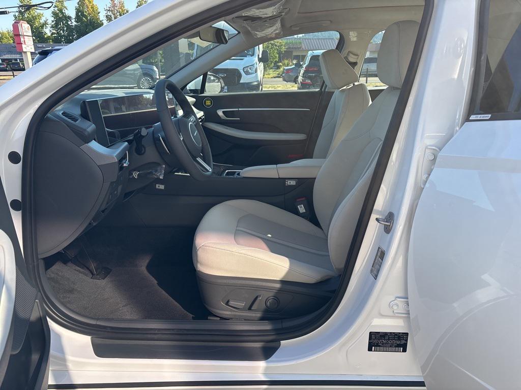 2025 Hyundai Sonata SEL Convenience photo 9