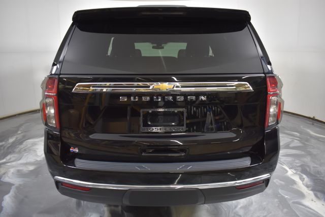 2022 Chevrolet Suburban LS photo 4