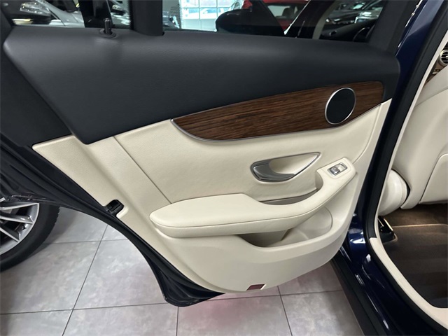 2022 Mercedes Benz GLC 300 4MATIC photo 13