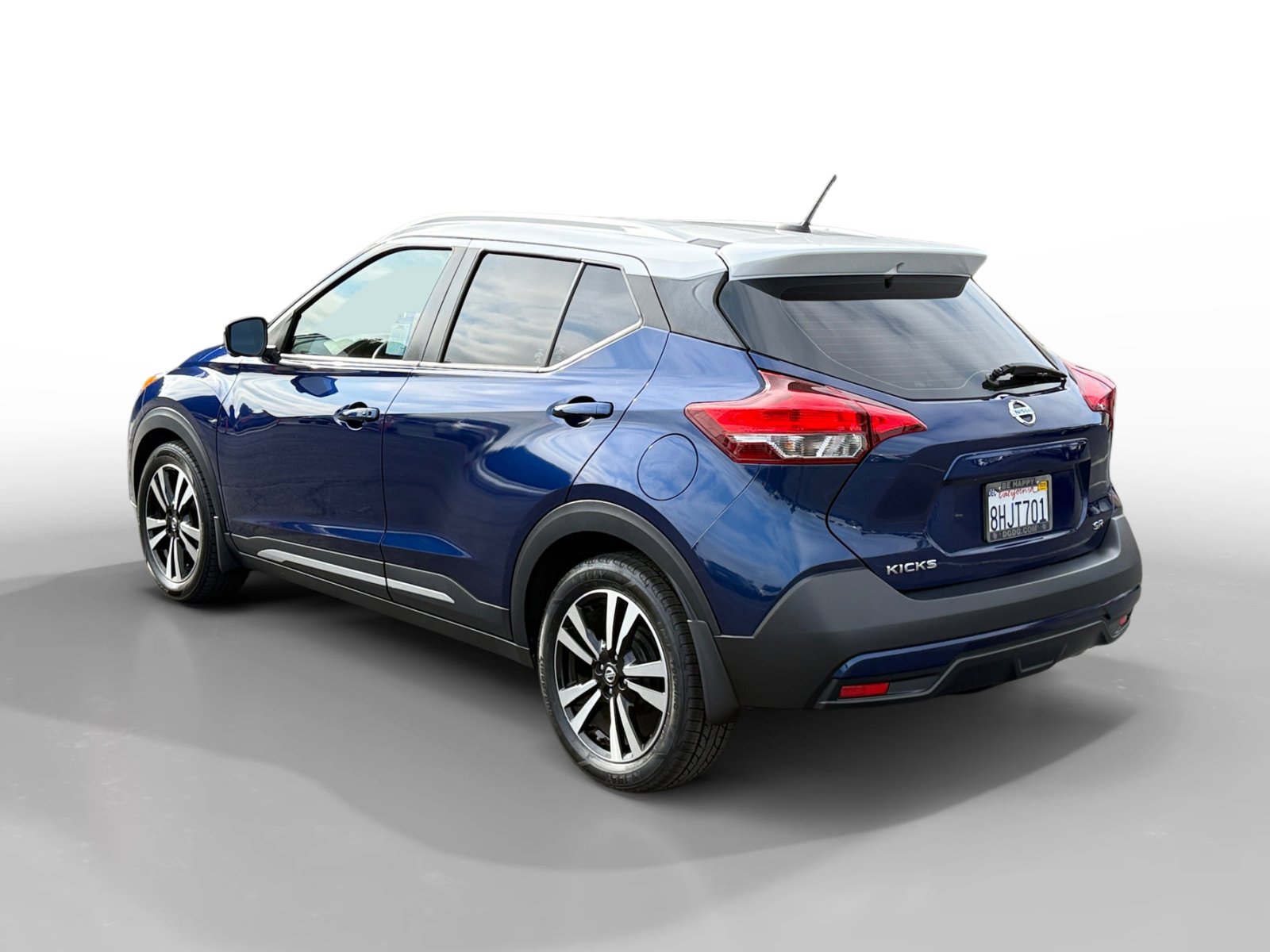2018 Nissan Kicks SR photo 3