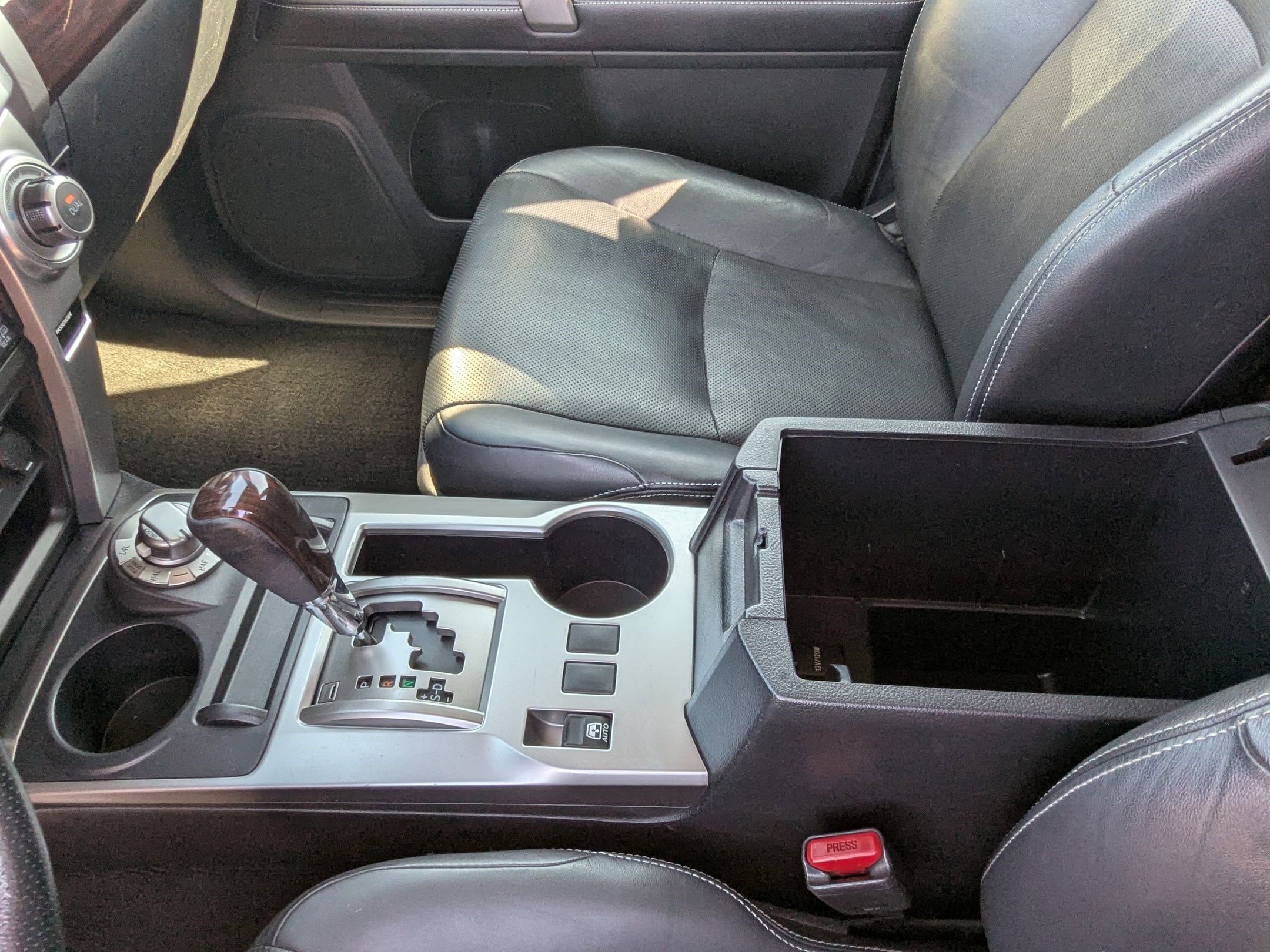 2016 Toyota 4Runner Limited photo 25