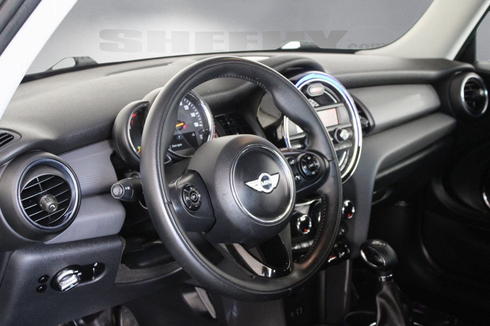 2015 Mini Cooper 2 Door Hardtop Base photo 3