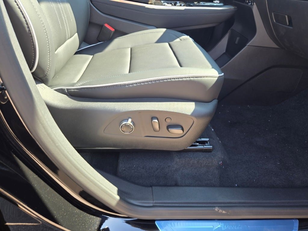 2026 Buick Enclave Avenir photo 4
