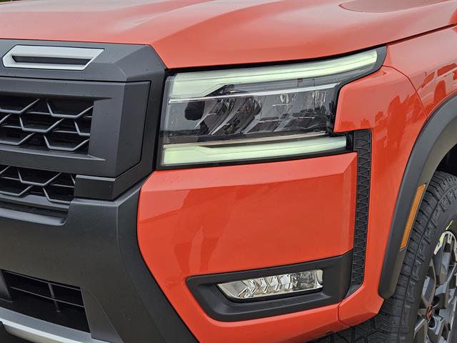 2025 Nissan Frontier Crew Cab PRO-4X photo 5