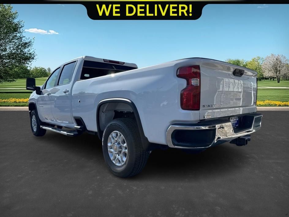 2026 Chevrolet Silverado 3500HD LT photo 3