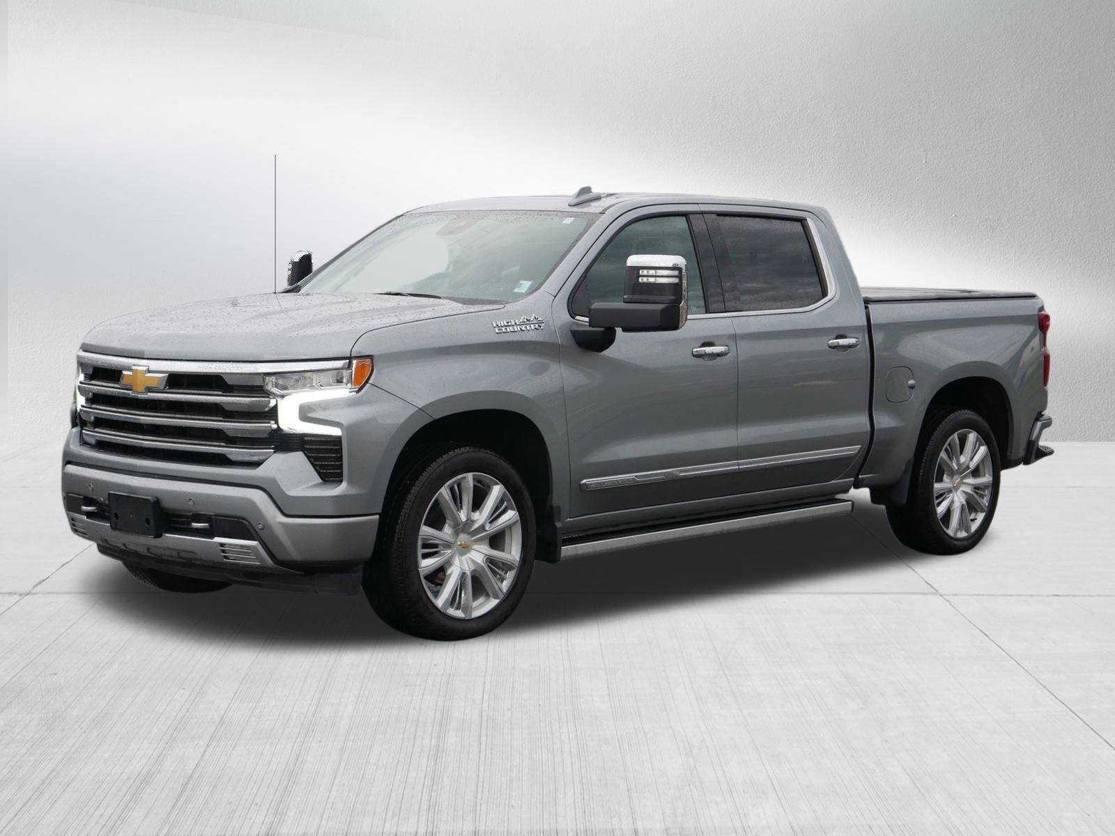 2024 Chevrolet Silverado 1500 High Country photo 3