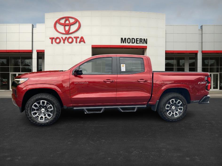 2024 Chevrolet Colorado Z71 photo 2