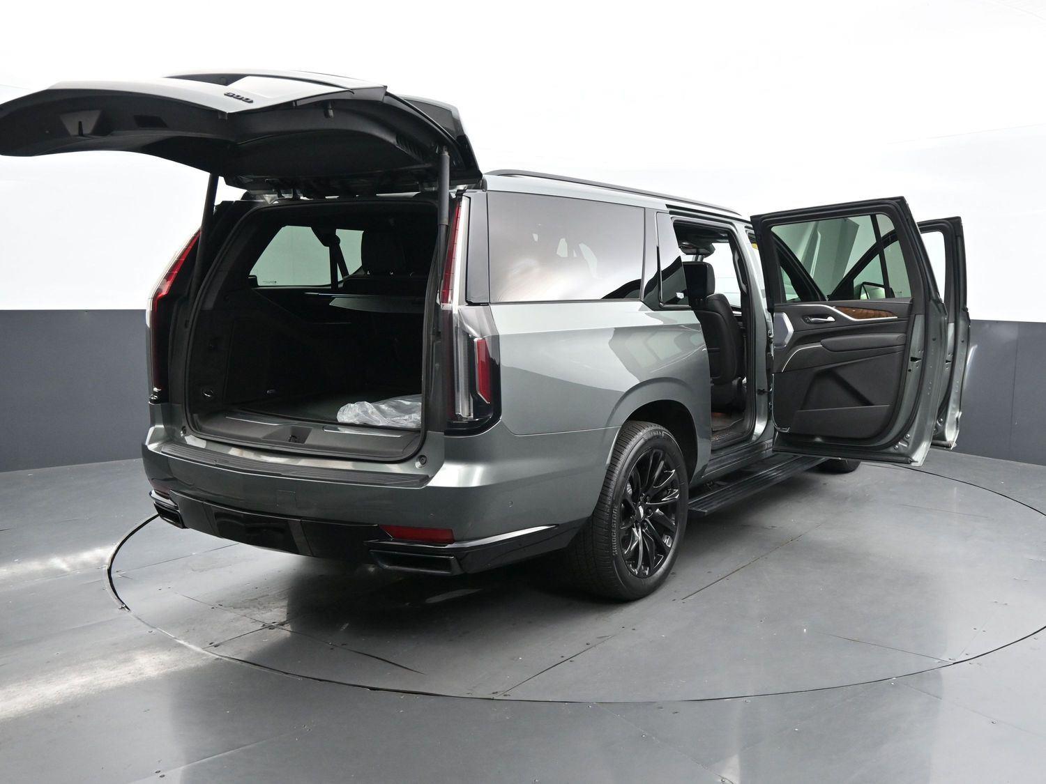 2023 Cadillac Escalade ESV Sport Platinum photo 47