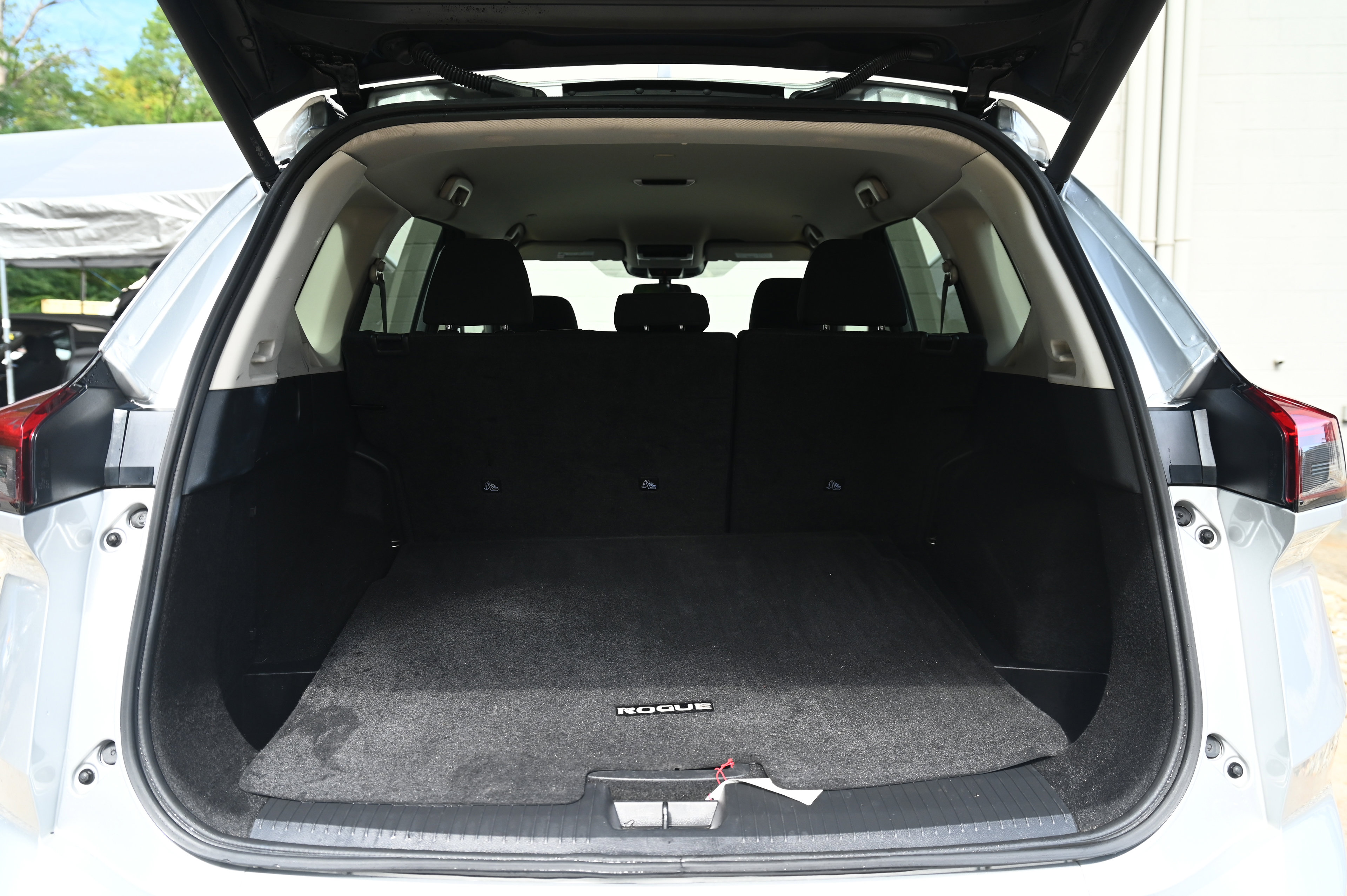 2024 Nissan Rogue SV photo 26