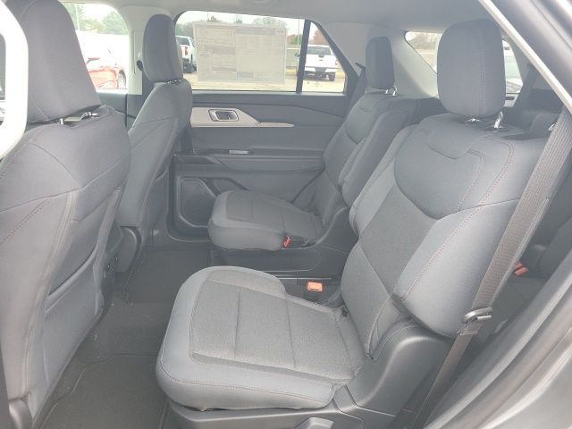 2026 Ford Explorer photo 2