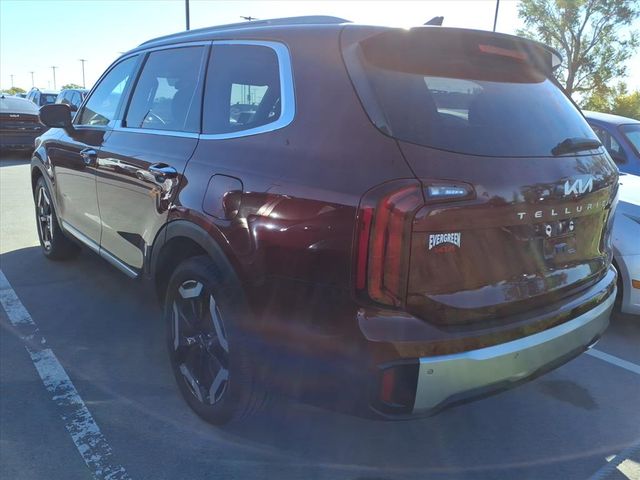 2024 Kia Telluride S photo 3