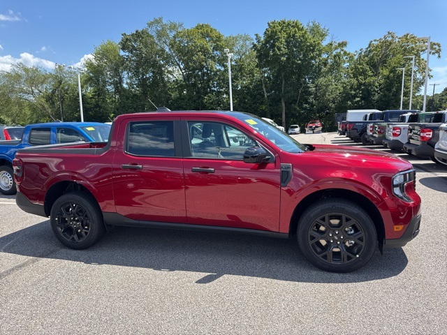 2025 Ford Maverick XLT photo 2