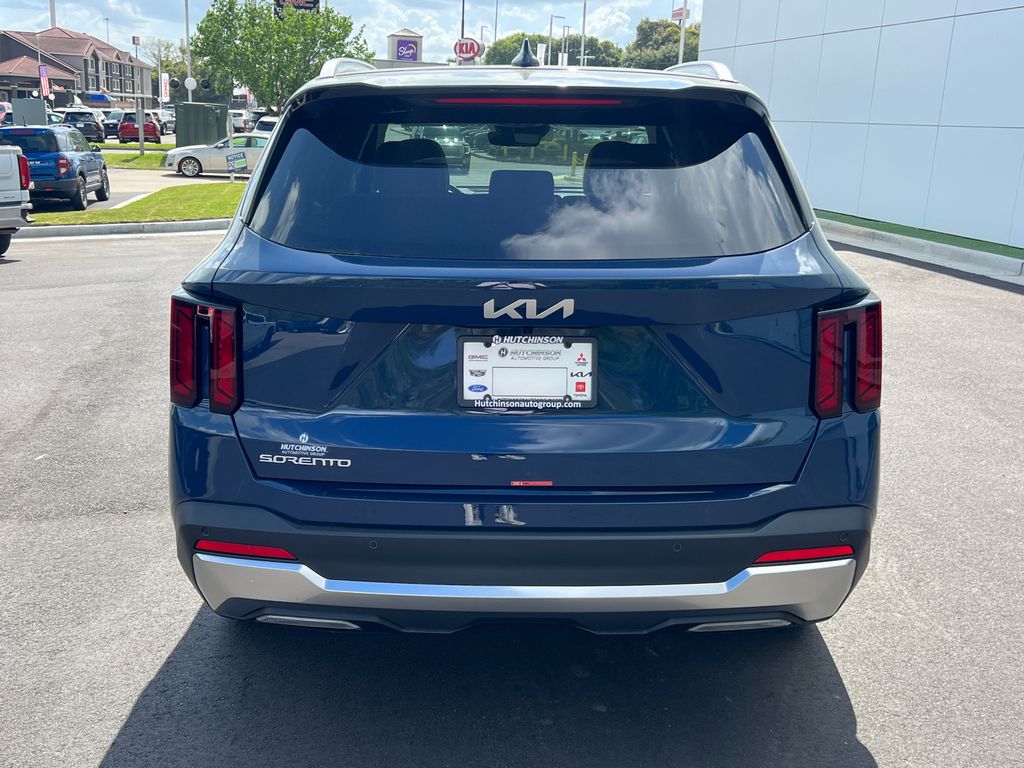 2025 Kia Sorento S photo 4