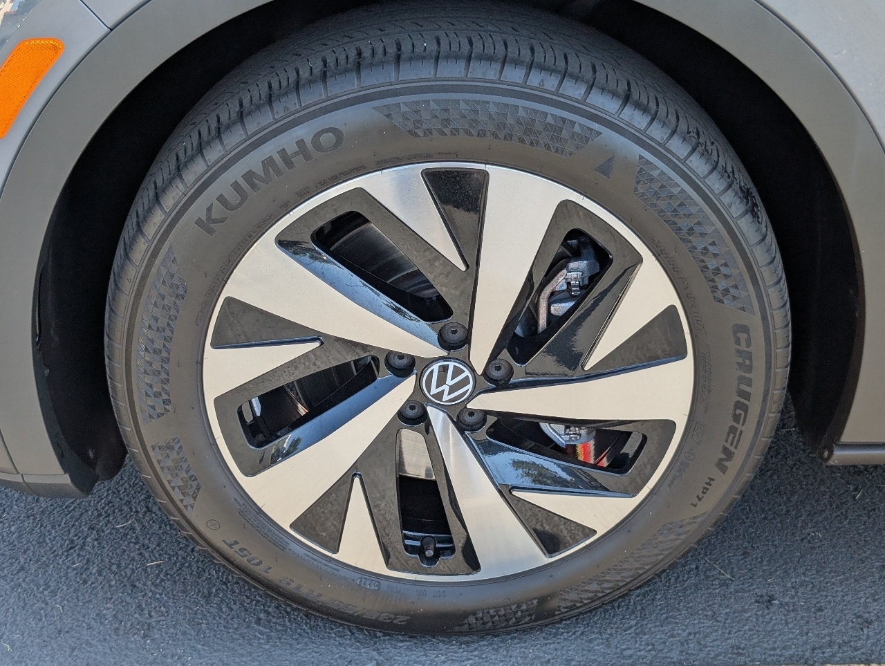 2023 Volkswagen ID.4 Pro photo 15