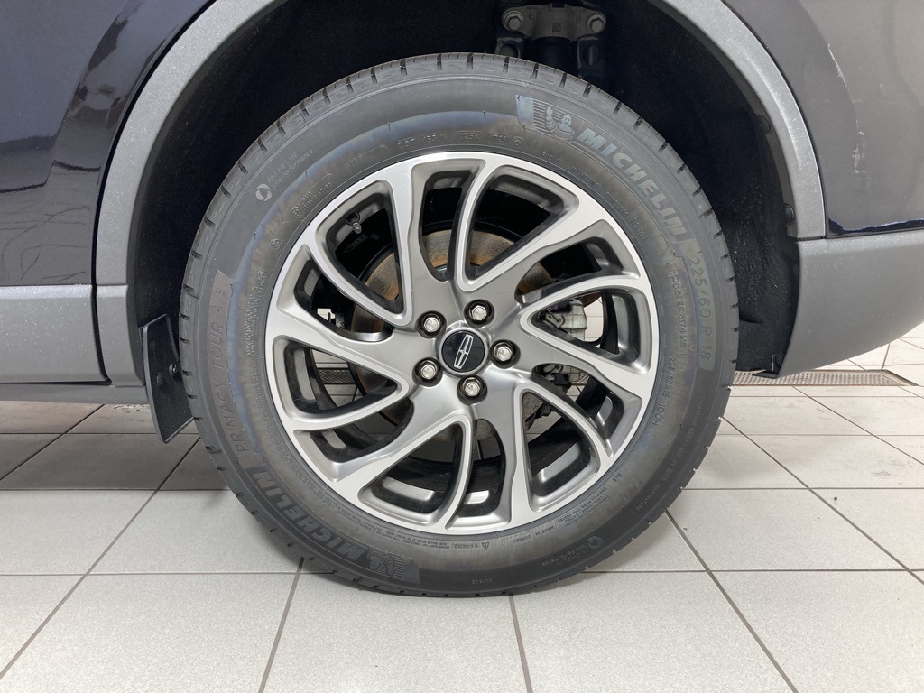 2022 Lincoln Corsair Standard photo 22