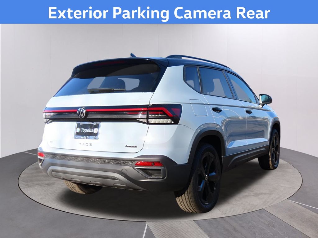 2025 Volkswagen Taos SE photo 8