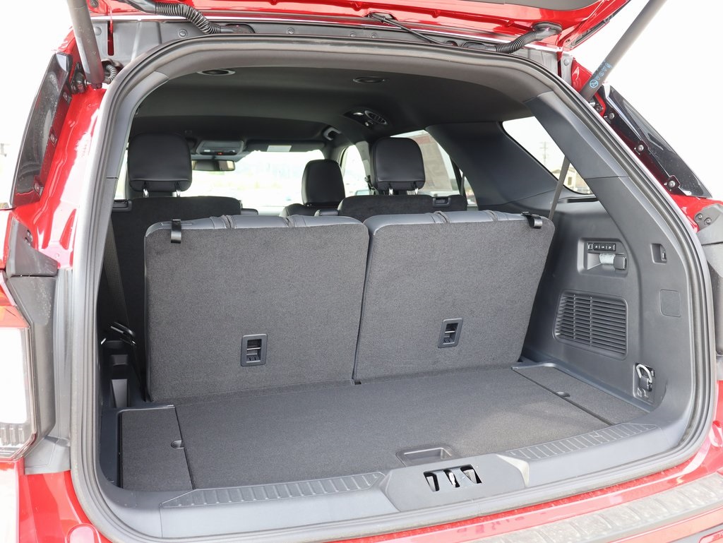 2025 Ford Explorer ST photo 14