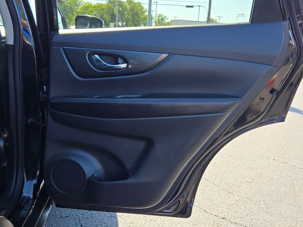 2014 Nissan Rogue SL photo 9