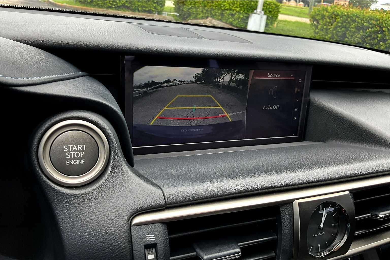 2020 Lexus IS 300 F SPORT photo 23
