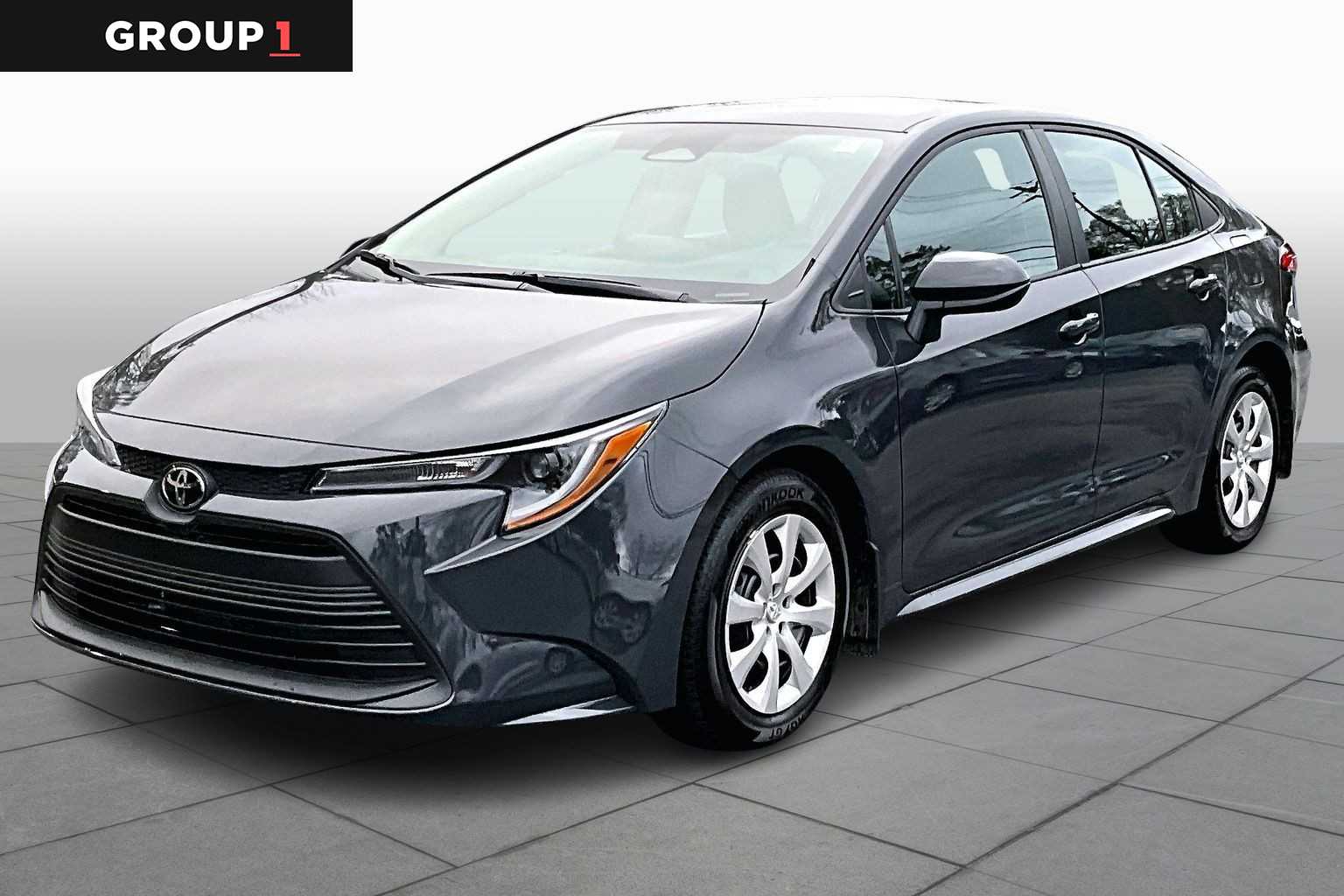 2025 Toyota Corolla LE's photo
