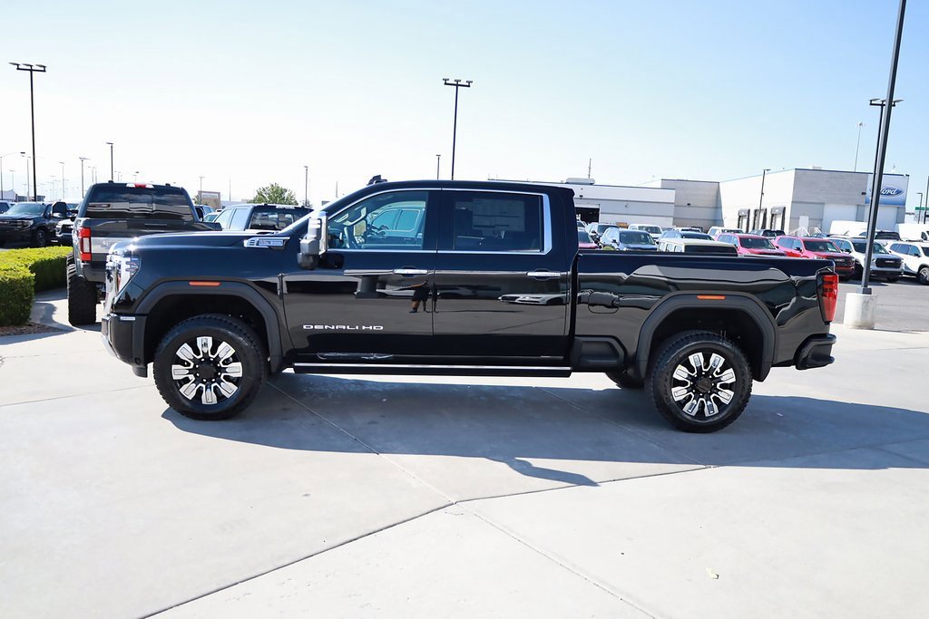 2026 Gmc Sierra 3500 HD Denali photo 3