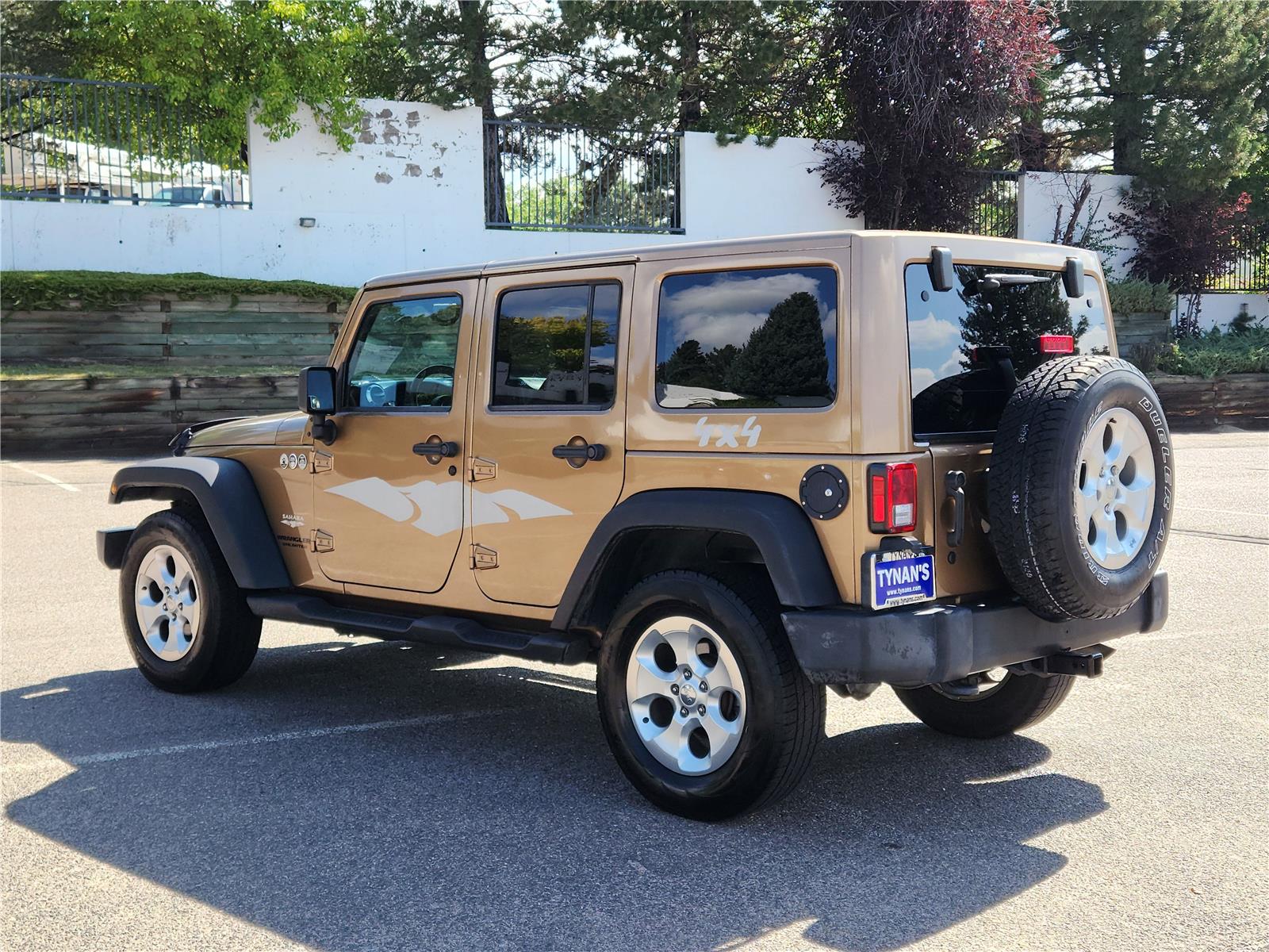 2015 Jeep Wrangler Sahara photo 5
