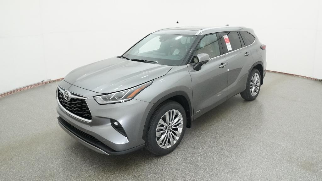 2026 Toyota Highlander Platinum's photo