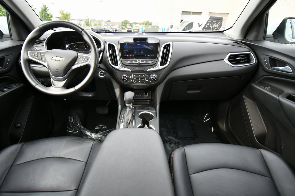 2022 Chevrolet Equinox LT photo 2