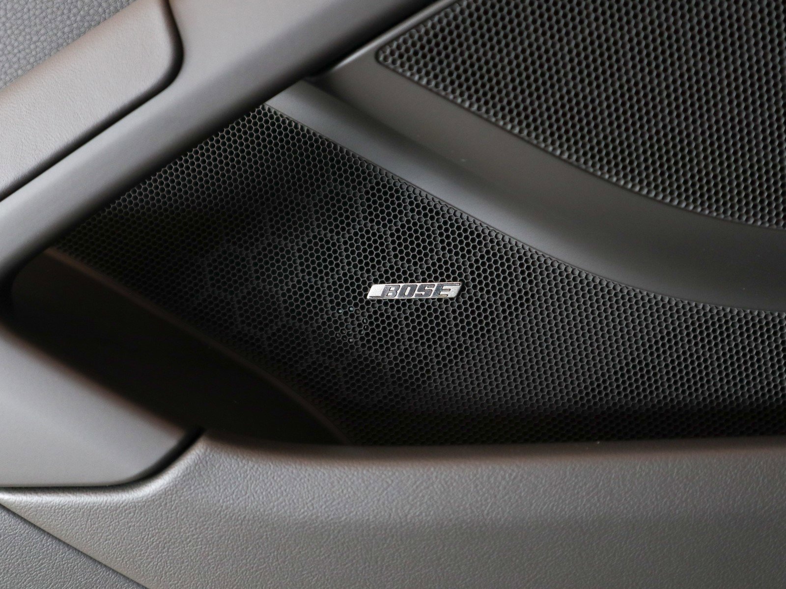 New 2025 Aventurine Green Metallic Porsche  image 26