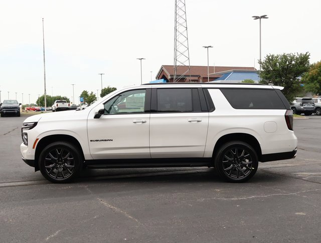 2025 Chevrolet Suburban RST photo 33