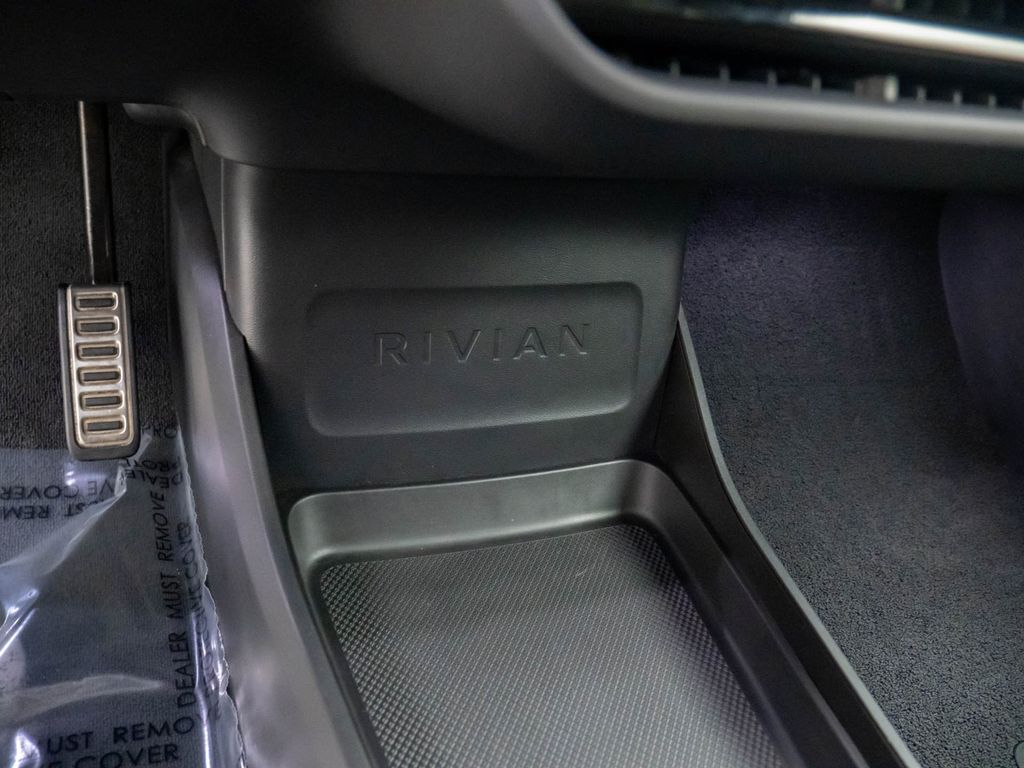 2022 Rivian R1S Launch Edition photo 34