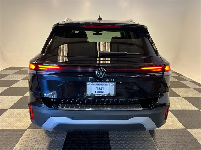 2026 Volkswagen Tiguan SE photo 4