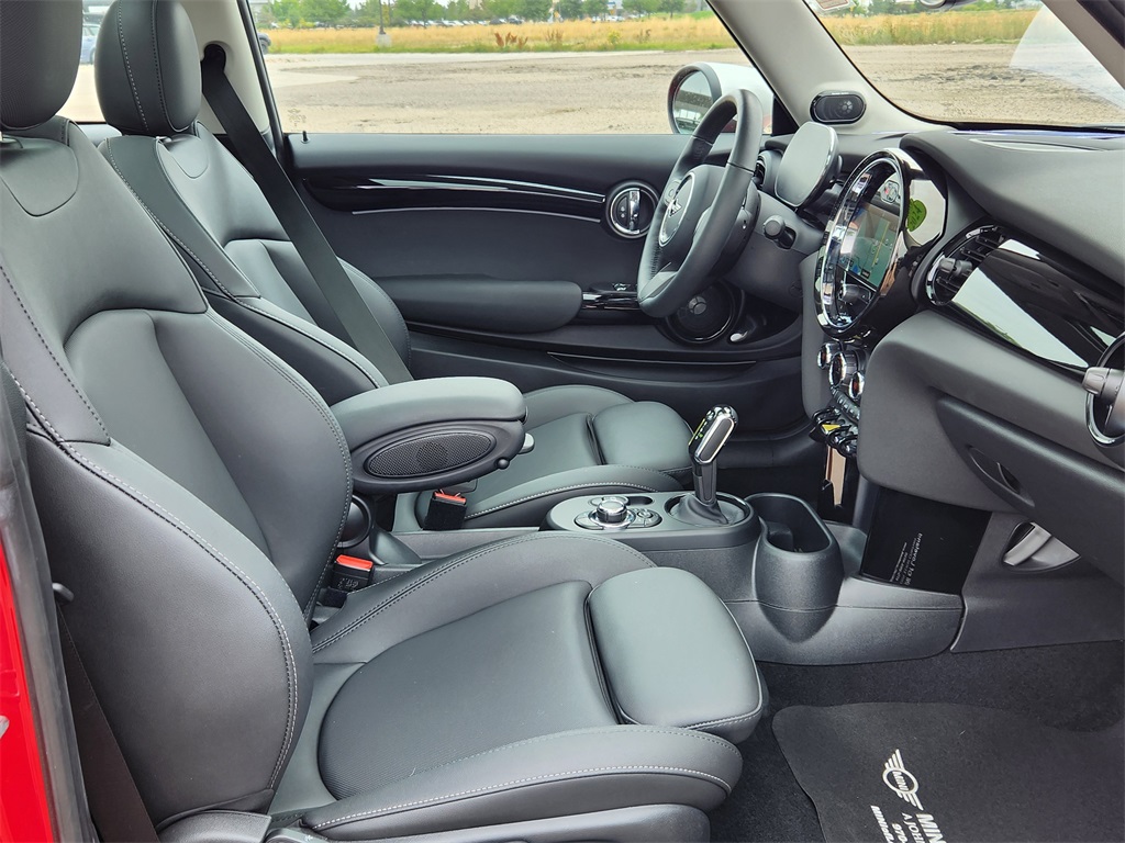 2024 Mini Cooper 2 Door Hardtop SE photo 14